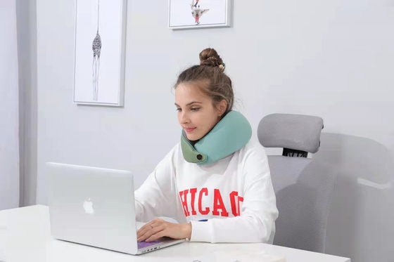 Alta calidad Popular Moda en forma de U espuma de memoria Cuello Avión Viajes Coche almohada Cuello Masajista almohada con calor
