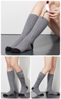 calcetines calentados eléctricos recargables de las señoras 12v mejores para el invierno